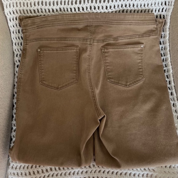 Perfect Stretch Pull on Slim Ankle Girlfriend Light Brown Jeans by Chico’s 8 - Picture 7 of 8